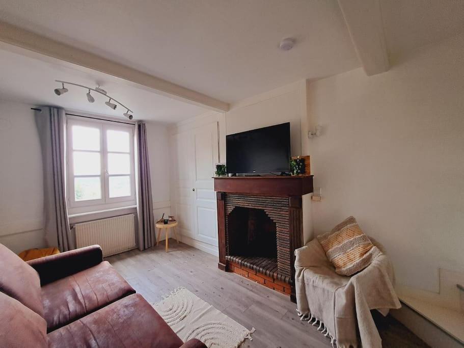 Charmant Duplex A Thiers, Vue Sur La Chaine Des Puys Exteriér fotografie
