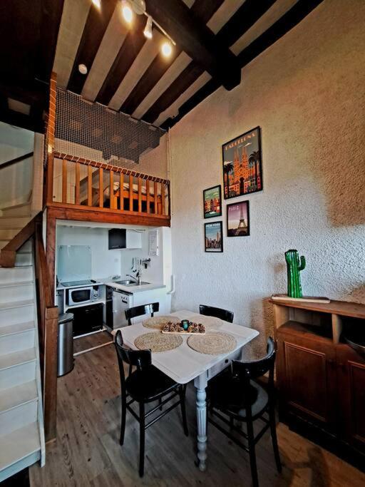 Charmant Duplex A Thiers, Vue Sur La Chaine Des Puys Exteriér fotografie